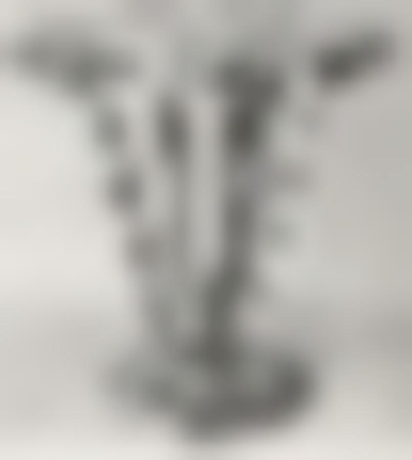 Pedestal table