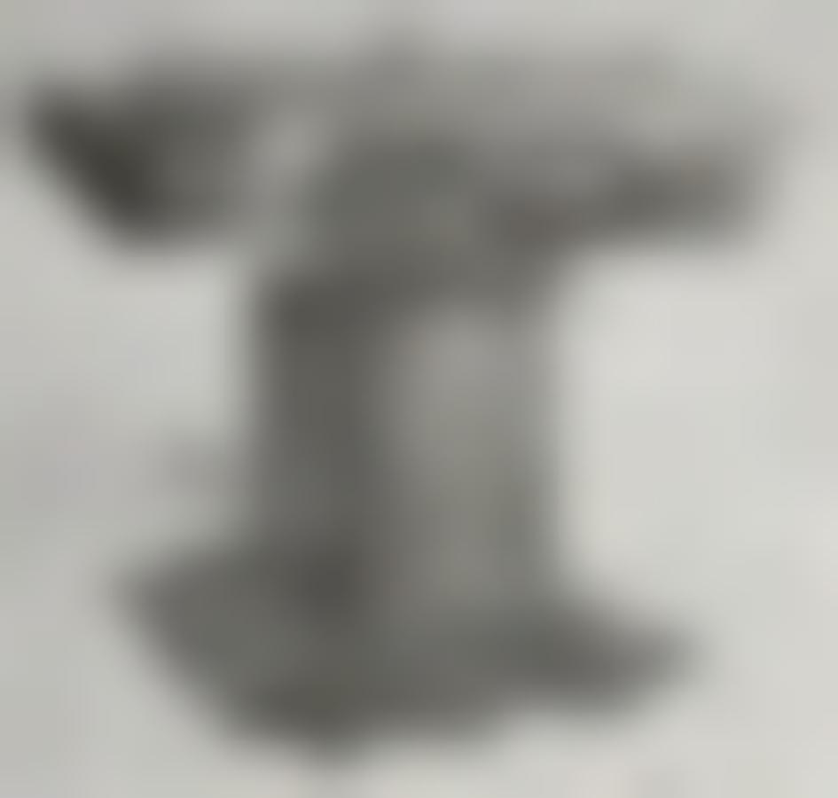 Pedestal table