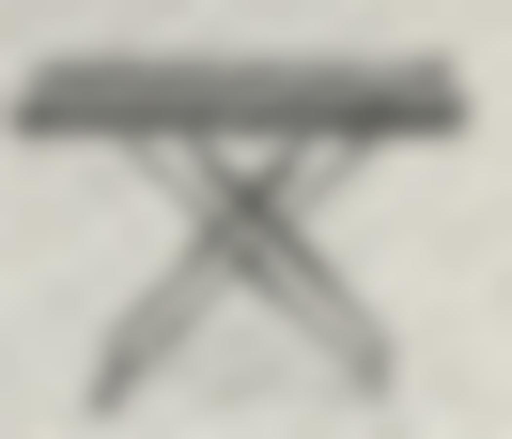 Pedestal table