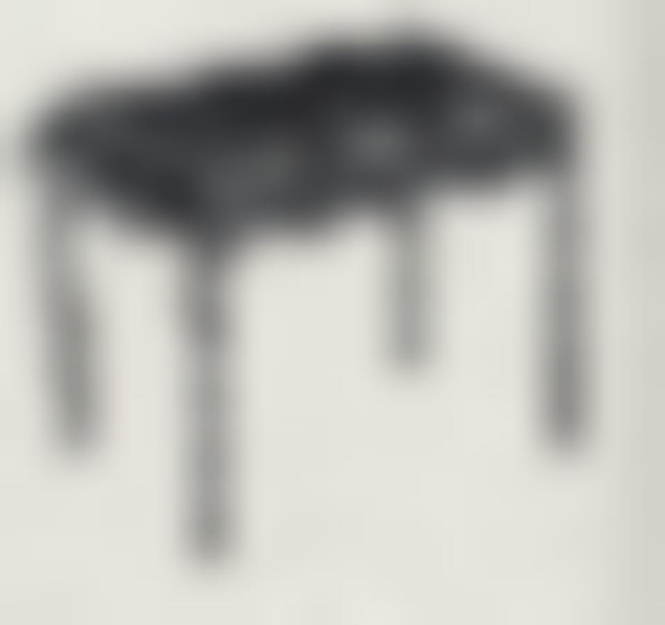 Pedestal table